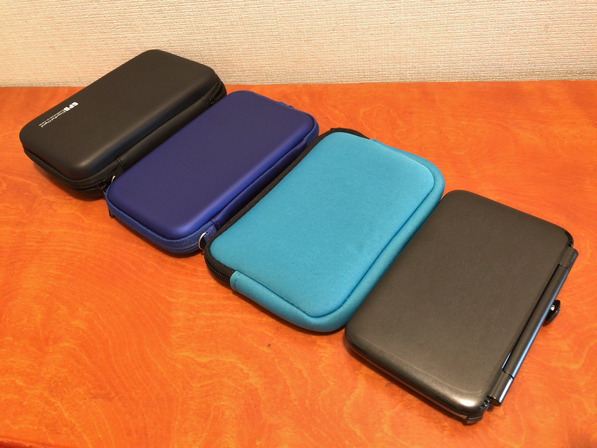 ヮ Tie2 Pa Twitter とりあえず ヨドバシで買ったnew Nintendo 3ds Llのスリムケースにgpd Winを入れなおし Usbメモリを挿したままでも収納出来るし 付属のケースの半分ぐらいの厚みなので 持ち運びやすい 100均のケースは入れやすいけど 衝撃が怖い ヮ Tie2 Pa Twitter とりあえず ヨドバシで買ったnew Nintendo 3ds Llのスリムケースにgpd Winを入れなおし Usbメモリを挿したままでも収納出来るし 付属のケースの半分ぐらいの厚みなので 持ち運びやすい 100均のケースは入れやすいけど 衝撃が怖い