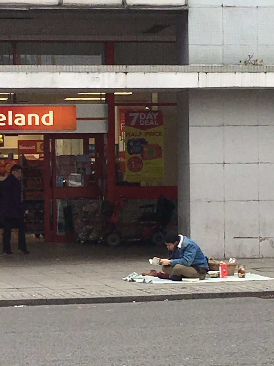 whatmakescov's tweet photo. What Makes Coventry Curious : Spotted near Iceland : A nice spot to have a picnic?  - #onlyincoventry #whatmakescoventry https://t.co/PEIa8s2oVI
