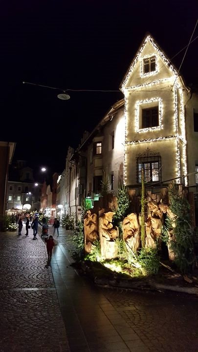 BurgenPustertal's tweet photo. #Christkindlmarkt von #Bruneck ist eröffnet. https://t.co/FFuVX1hTp0