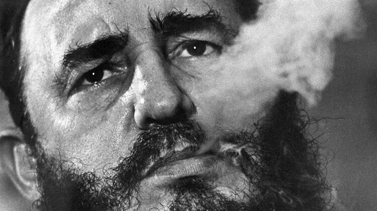 Fidel Castro, el eterno guerrillero.  El asesino del che. El violador de los DDHH lanacion.com.ar/1959901
