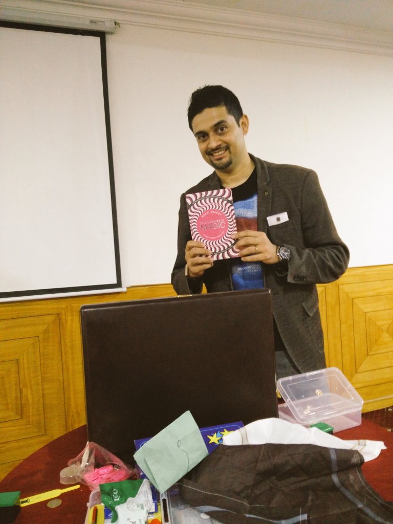 theRevOpsGuy's tweet image. Fantastic tricks and where to find them? @NakulShenoy's #magicworkshop :D 

Amazing first day!
