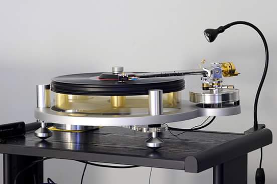 Berny2876's tweet photo. Awesome #Michell Gyro SE turntable equipped with an  #Audiomods Classic II tonearm and #AudioTechnica AT33PTG/II MC cartridge... https://t.co/01pfSQe7SP