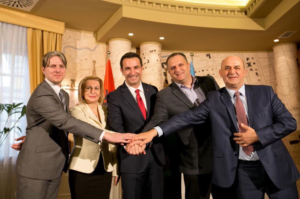 ShpendA's tweet photo. Tirana+Prishtina+Tetova+Presheva+Ulqini = Rrjeti i Komunave Shqiptare # https://t.co/rt9E54Tn8h