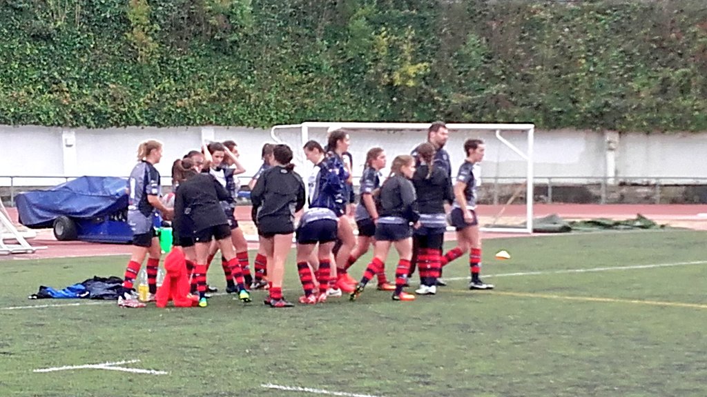 GITBinfo's tweet photo. Lagunarteko errugbi partida jokatu dute @ORDIZIARUGBY eta Bera-Bera ko emakumezkoek. Aurrera neskak! https://t.co/wdIaKkgk0g