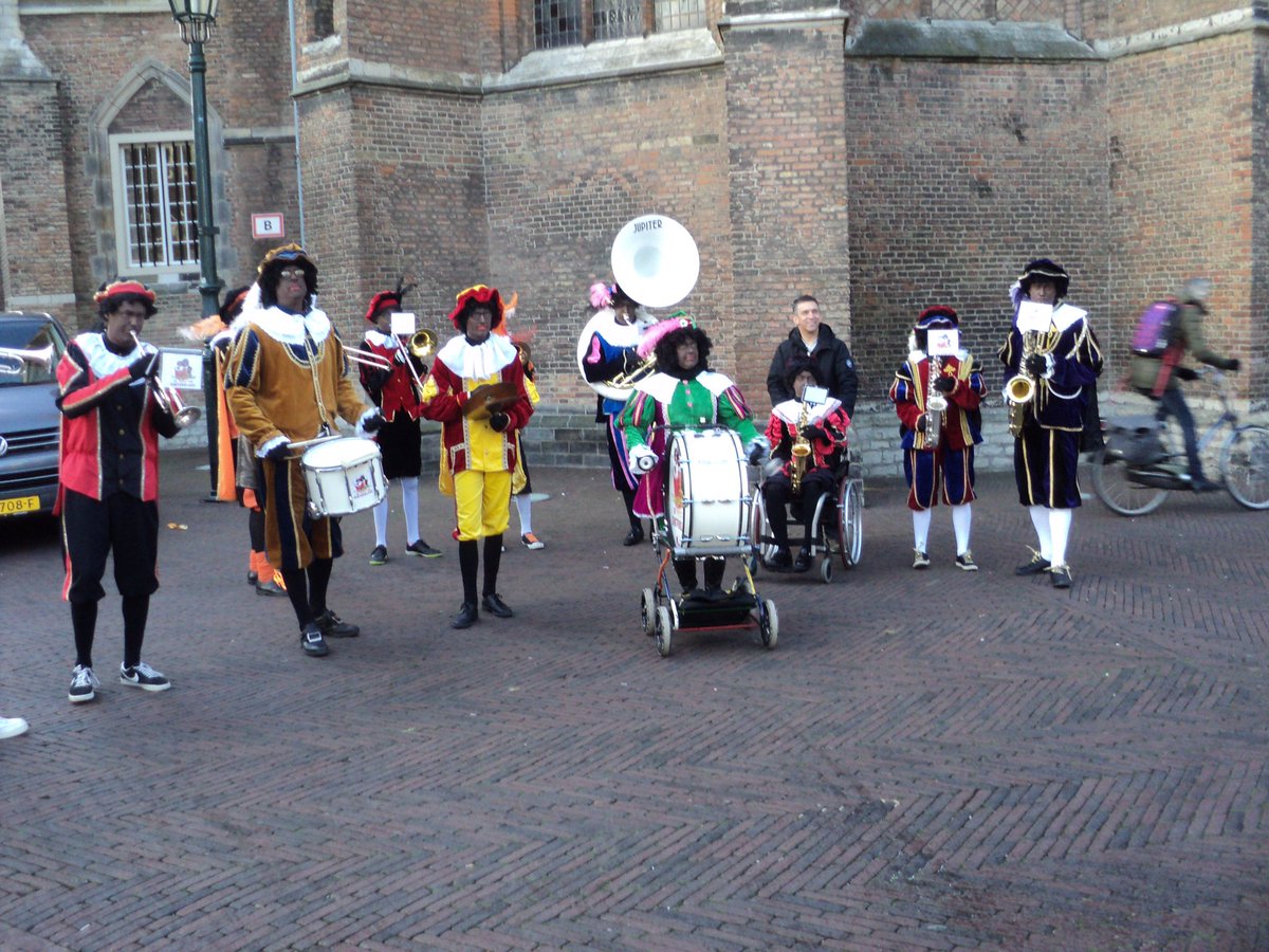 bundeljayse's tweet image. #Celebrating #saintnicolas in #delftcity #Netherlands @Joan_ned