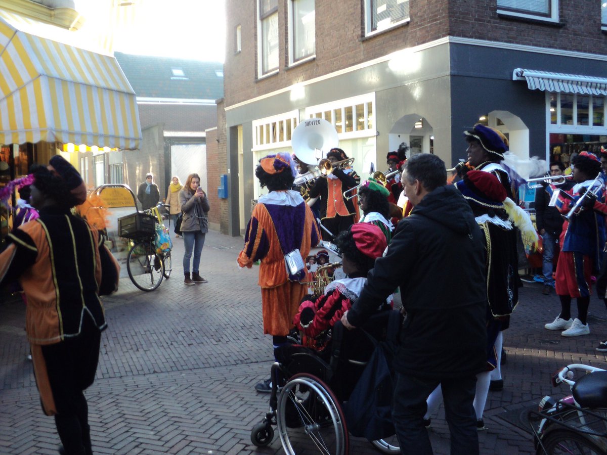 bundeljayse's tweet image. #Celebrating #saintnicolas in #delftcity #Netherlands @Joan_ned