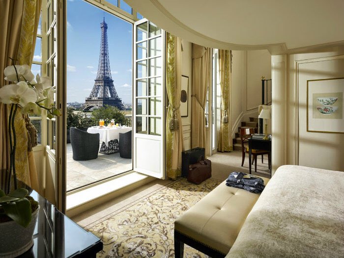 MissandChic's tweet photo. Lujo en París #viajar #viajes #lujo #luxury @viajardelujo  
https://t.co/VrGuaQ62Wa https://t.co/7JrlUR8wRy