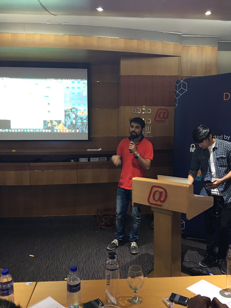 AngelHack's tweet photo. Team Paed helps with cross-border transactions! #buildwithvisa #hackathon @Visamiddleeast https://t.co/ofJytU3uUh