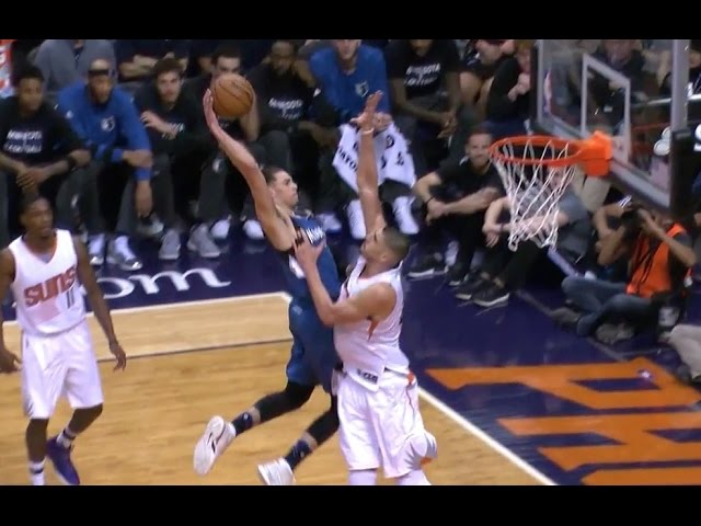 NuMdB's tweet photo. #NBA-POSTER ALERT...Chequea este clavo de Zach LaVine a Alex Len en el juego de ayer. https://t.co/KBzBOkmkVk https://t.co/aTQT80lKrb