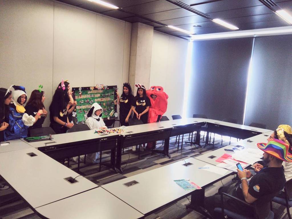 malefice92's tweet photo. Tercera y última clasificatoria de Santiago! 👏🎉 #FLLchile #FLLchile2016 #SparkTalents https://t.co/vkUEiG4BKB https://t.co/ietIMjMhVB