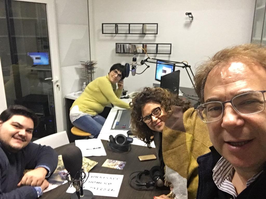 Ieri negli studi dei nostri amici di <a href="/radiostudio24/">Radio Studio 24</a> a #Chiaravalle per "Signore e signori buonasera" ! 
📻🎧🎶🎹
