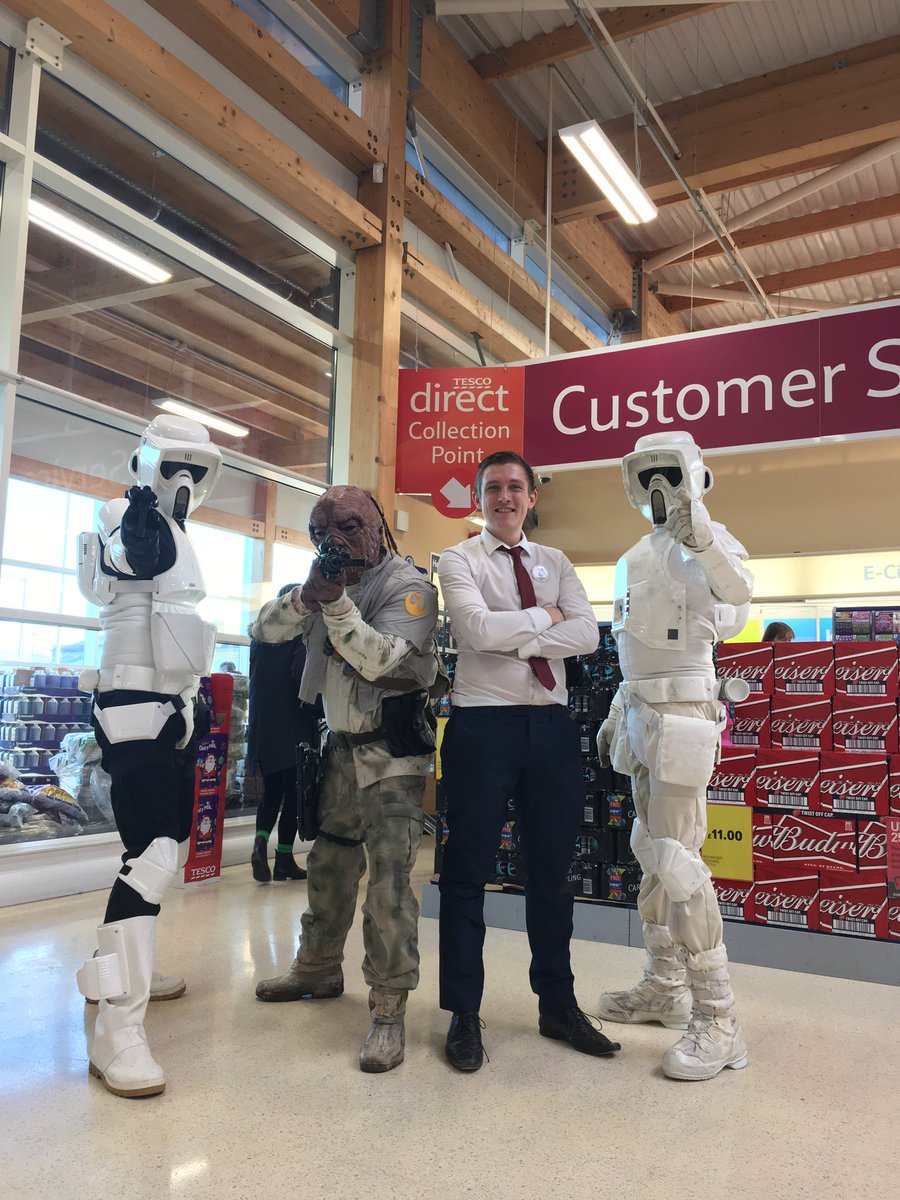 paulrigby1's tweet photo. Star Wars day at Great Harwood @harwoodtesco https://t.co/BNebnwNrjs