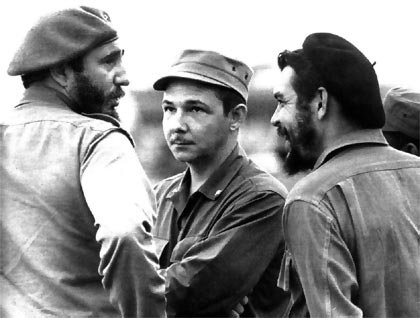 horsesandhounds's tweet photo. @BarbaraZaccai @truth_told_now Our idiot POTUS does the wave with a dictator
#BayOfPigs
#FidelCastro
#EvilBrother
#RaulCastro https://t.co/fttpu4Mtny