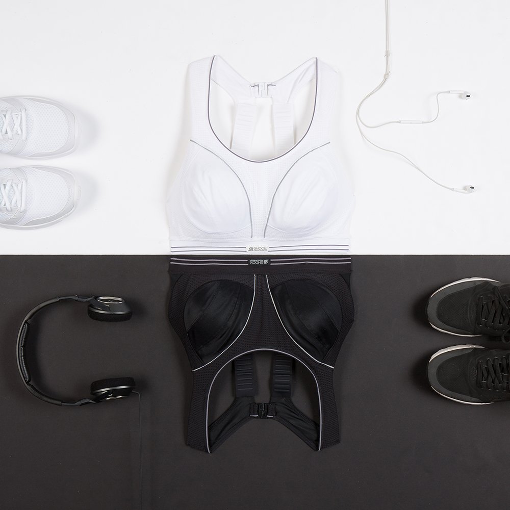 No1SportsBraUK's tweet photo. Who doesn't love a little colour coordination with their sports wear?! What side are you?โซ #Black or โช #White in your replies! #CombatBounce https://t.co/5r9D4T6rc4