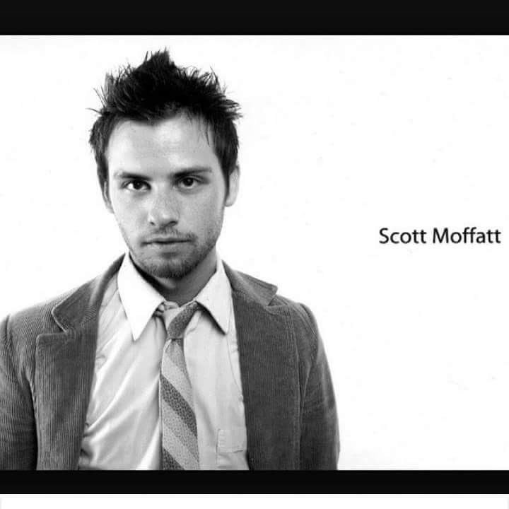 Mysamsky's tweet photo. #TheMoffattsInManilaFeb2017 @scottiammusic why so handsome? https://t.co/HhPgDtJiYM