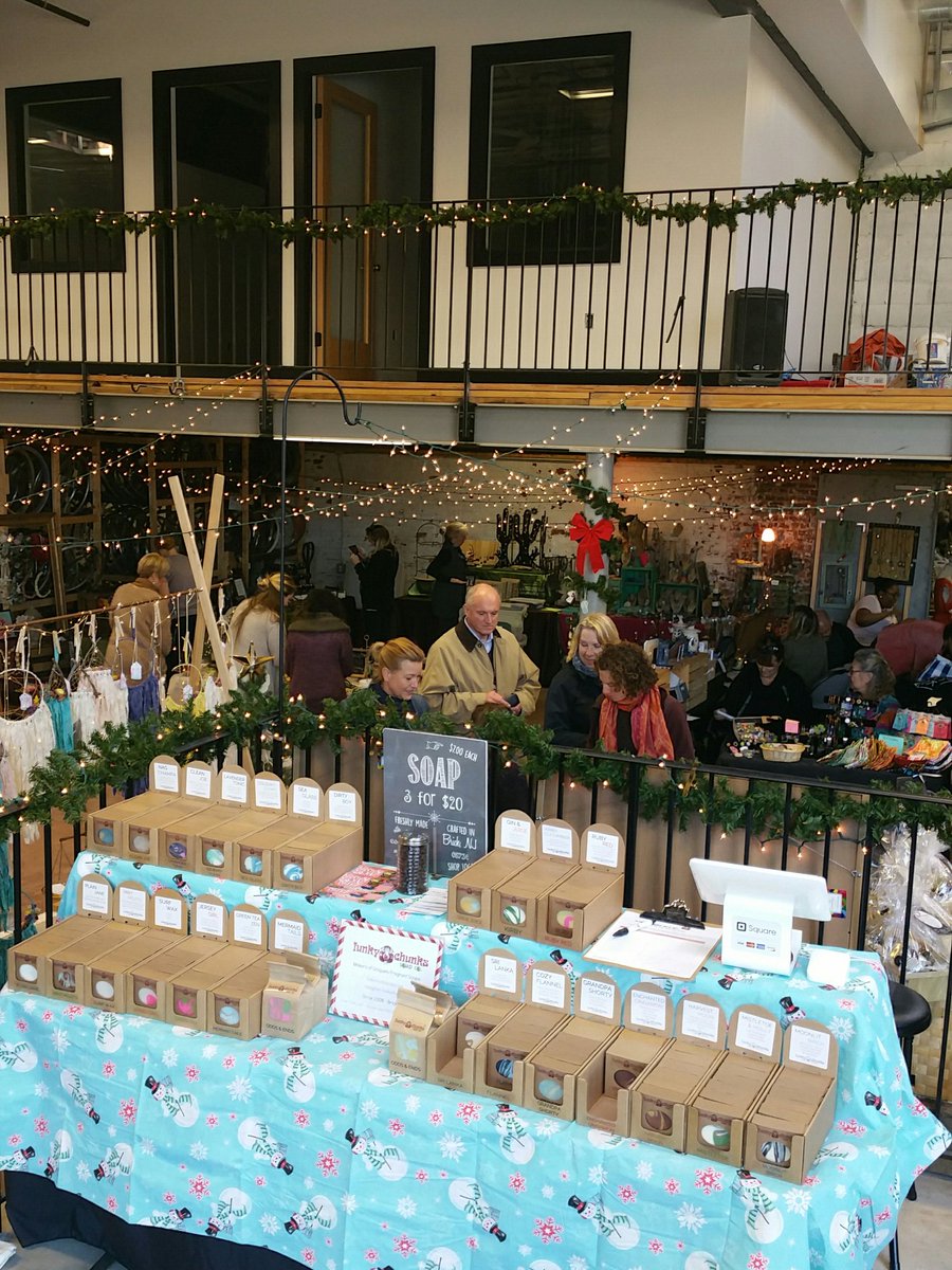 FunkyChunks's tweet image. #asburyfresh #wintermarket today 12 to 5 @ 21 main st #asburypark plenty of vendors to find that unique #Christmas gift #shoplocal
