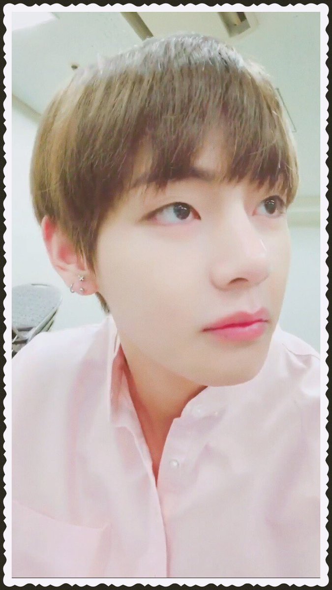 nothingonyou_jk's tweet photo. CGV😭😭😭#방탄소년단 #뷔 #BTS #태형 https://t.co/LLPQlPFRFK