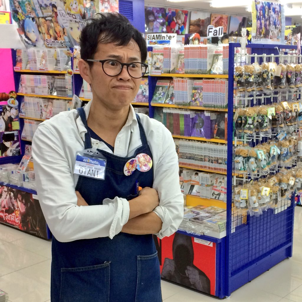 ユーリ On Ice バンコクのアニメイトでピチット君がバイト 店長と一緒にリンクへ練習にもお出かけ Togetter