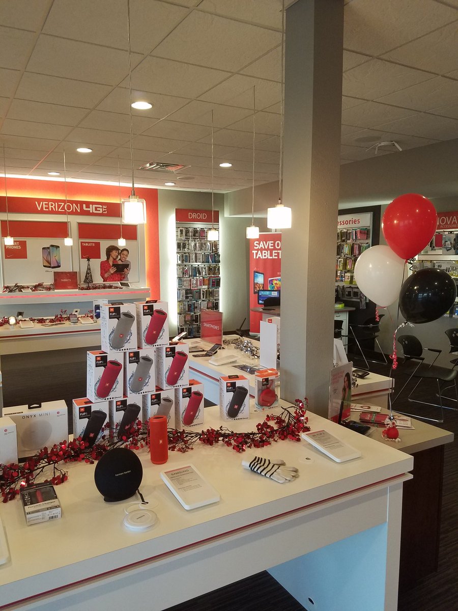 selectcomm's tweet photo. Huge shout out to all of our loyal customers and Friends! Record-breaking Black Friday for our company!! Thank you for all of your support. https://t.co/q3H38Gj7tI