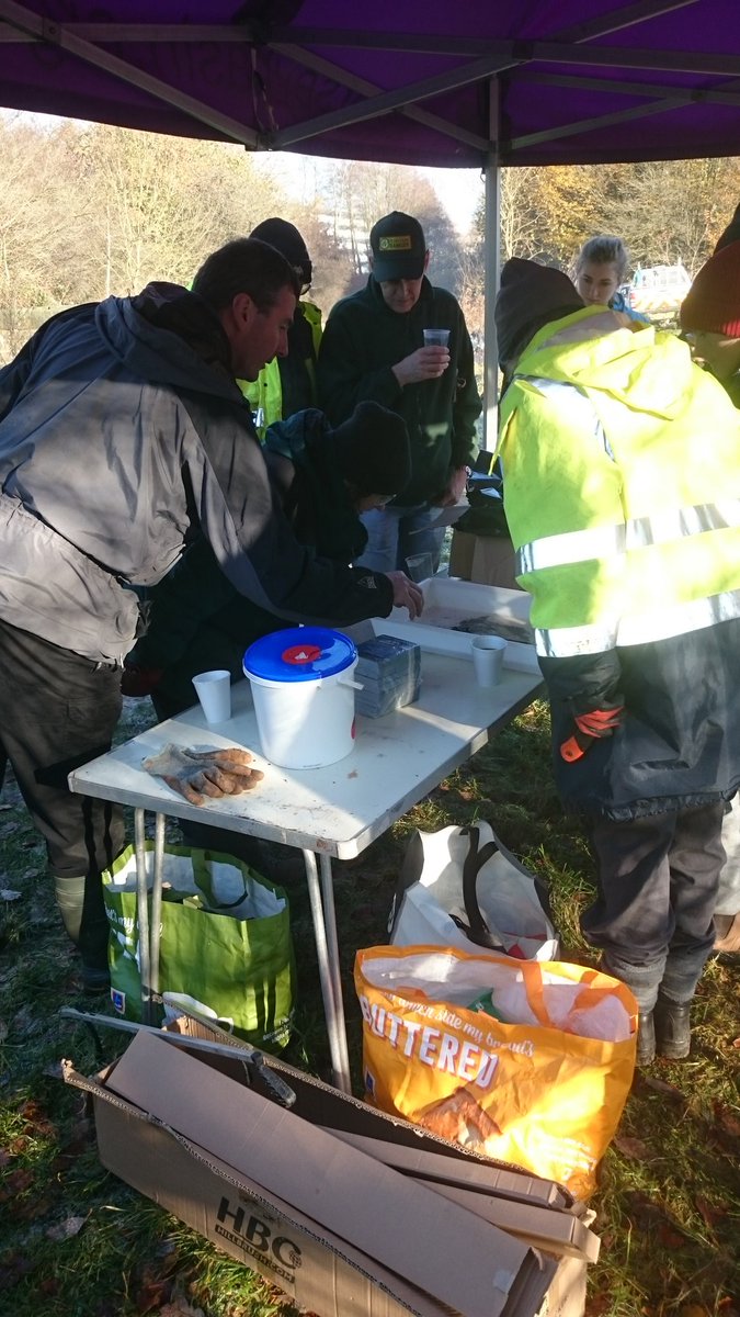 domwagner80's tweet photo. #RiverIrk clean up, bankwork and even a quick #kicksample volunteering with @merseybasin today. Great day #teamwork https://t.co/M1hcUCavEG