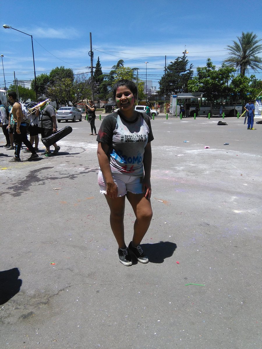 Kareencitta14's tweet photo. #Egresados16❤ todavía falta mucho por vivir 🎓💕💪 https://t.co/RJT9mjvIi7