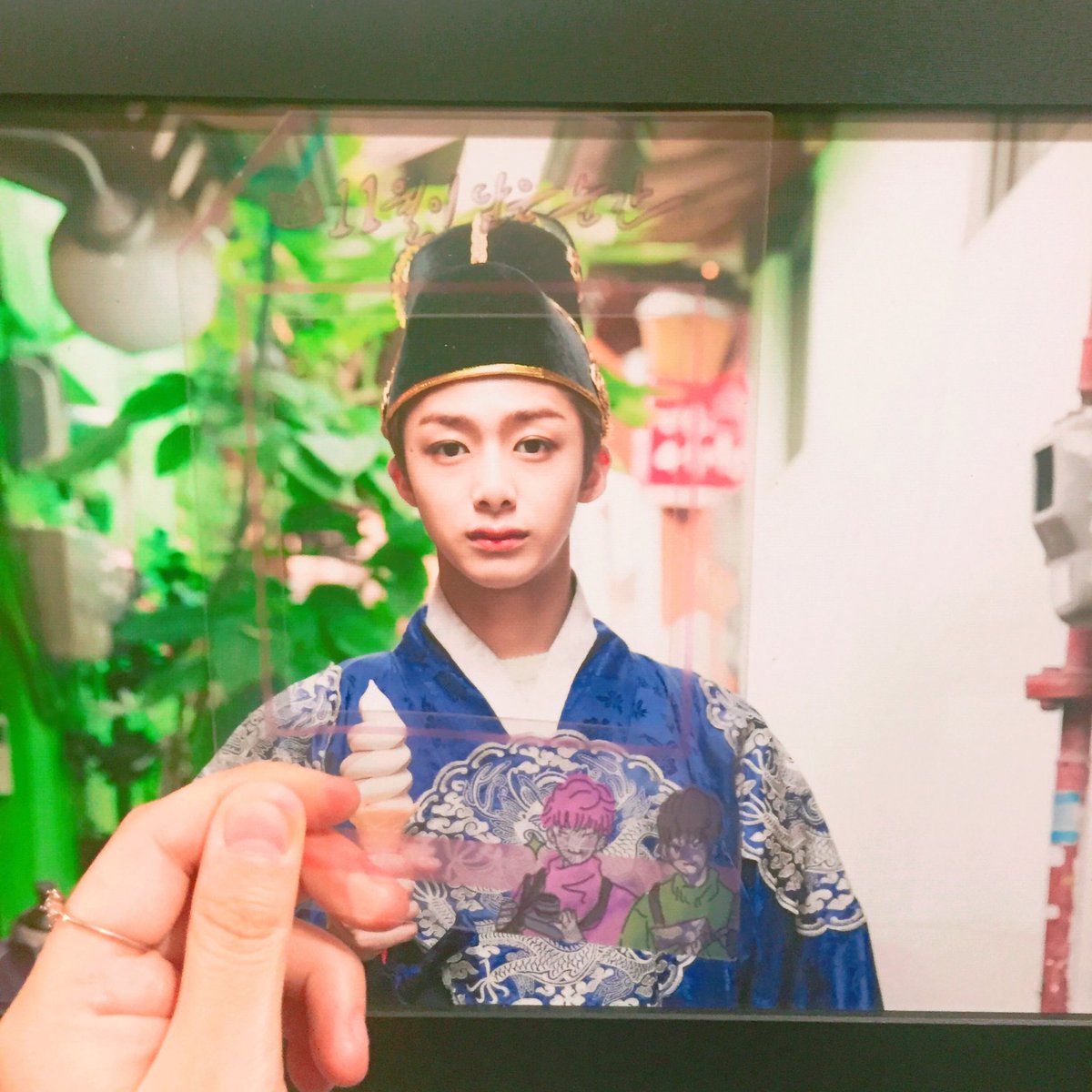 0115_Baragi's tweet photo. 오늘 전시회 진짜 사진 다 너무 예뻐서 예쁘다 잘생겼다만 연발하면서 보고 왔다... 오빠들 전시회 열어줘서 진짜 고맙다 ㅜㅜ #11월이담은순간_몬���베 #11월이담은순간 #몬스타엑스 #민혁 #기현 #monsta_x @OfficialMonstaX https://t.co/eDSNlf6Ajp