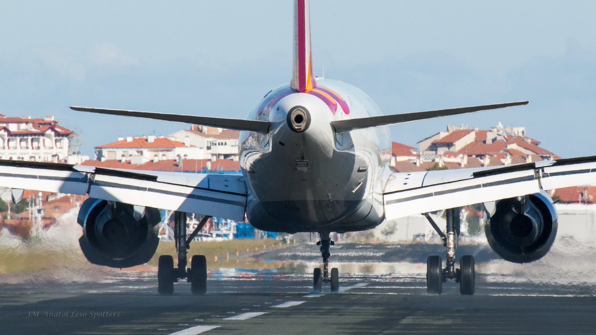 jmanatol's tweet photo. Curioso detalle de apertura asimétrica de las #reversas Abierto el #motor1 y cerrado el #motor2
@pilot_airbus #A319 #Germanwings @eurowings https://t.co/kdw4K02AI8