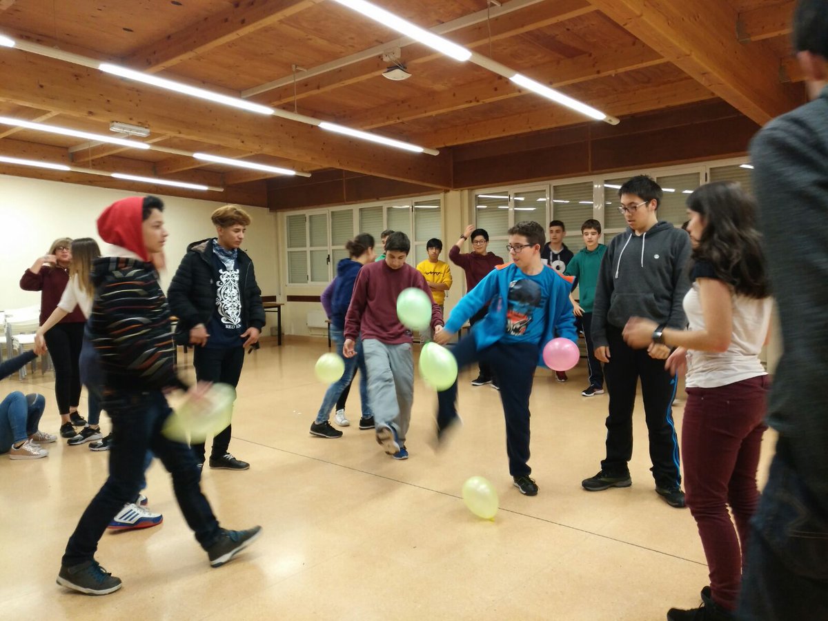 T_L_Egibide's tweet photo. Grandes momentos pasamos ayer en la actividad de #TLRules! https://t.co/d8k0c0afoA