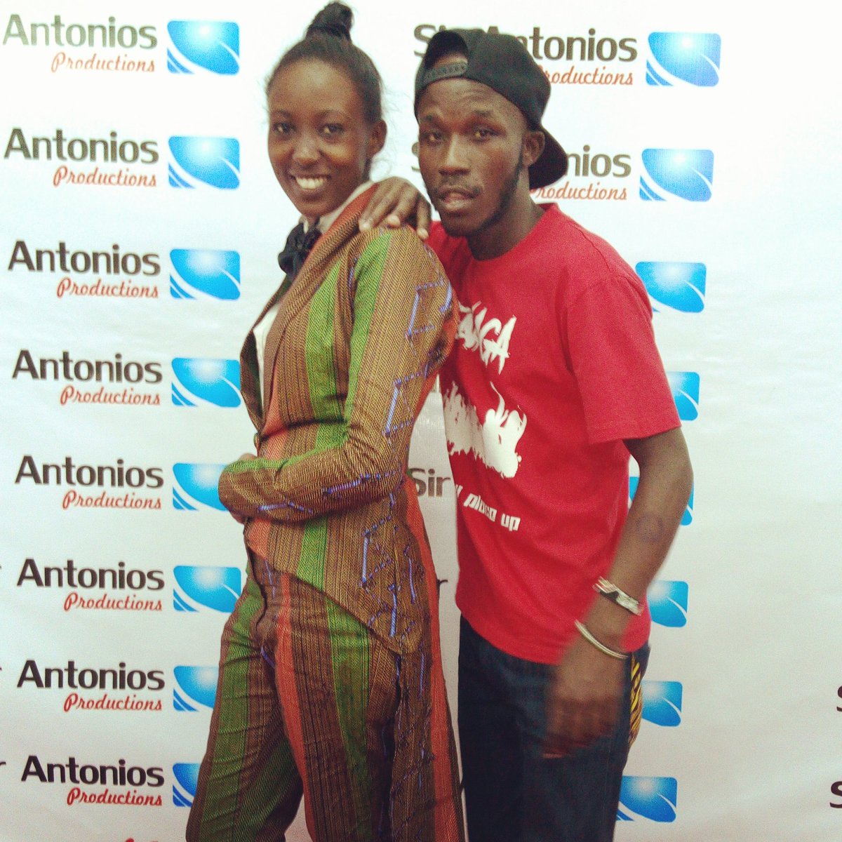 deejay_Jonaz's tweet photo. #SAPAWARDS2016 waiting 2 see if I won in do category MALE ARTIST OF THE YEAR #jonaz representin #renaga #hypemasrers https://t.co/R6rEKLcSaL