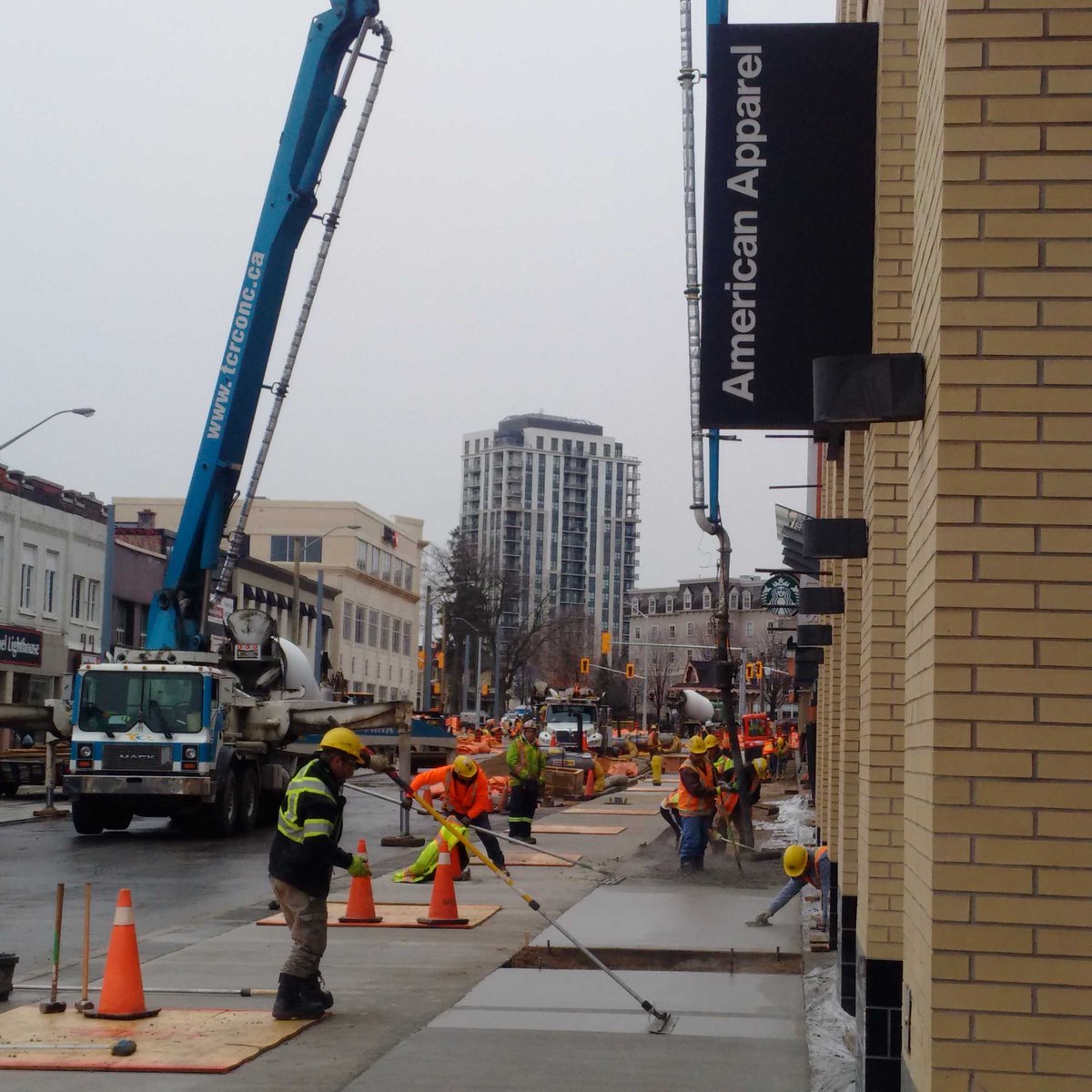 tomjgalloway14's tweet photo. Is every employee of Steed and Evans in @UpTownWaterloo today? @rideIONrt #wrLRT #geturdun https://t.co/V1A262SPus