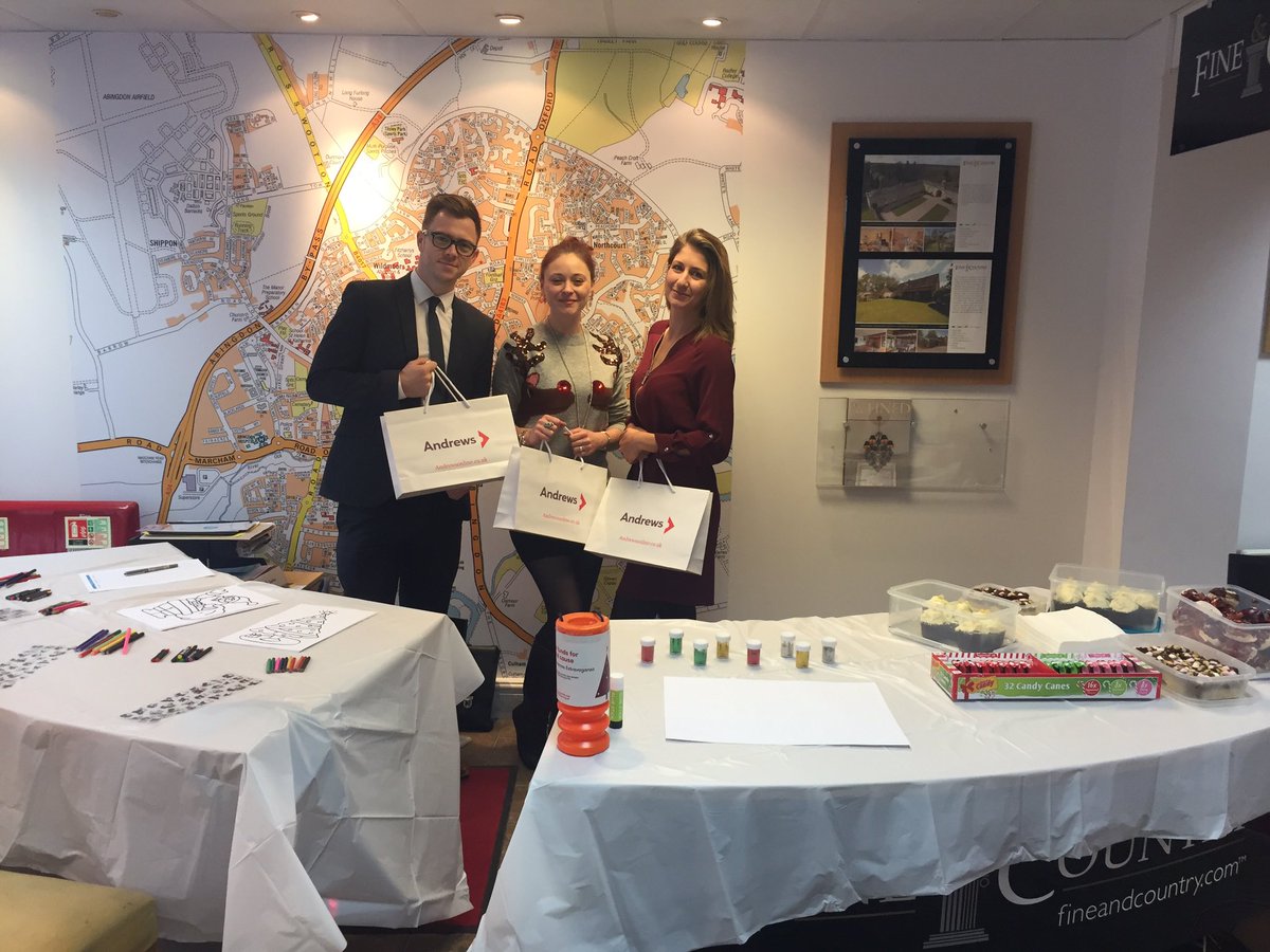 NobesKate's tweet image. Come down and join @OxonAndrews  #Abingdon for the #Christmas #EXTRAVAGANZA for cake and colouring for the kids in aid for #project70