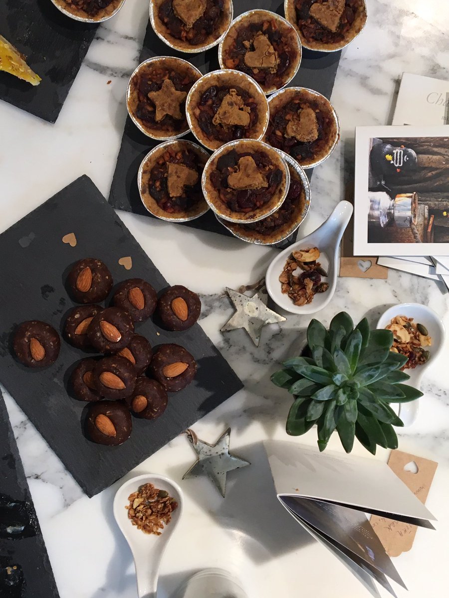 miramanek's tweet photo. Just a few of the treats at today's pop up @kitandace #sorrycoffeeco #shoreditch #glutenfree #sweettreats #christmas https://t.co/00tbfgJjec