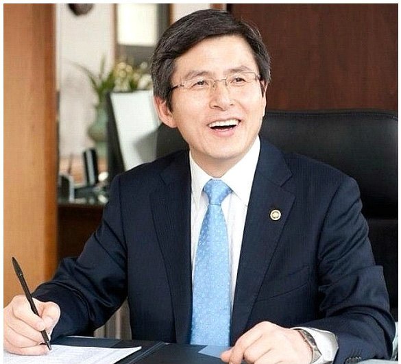 g100009's tweet photo. 대한민국19대 대통령 애국총리 황교안 총리님!!! https://t.co/DXaAClDf3l