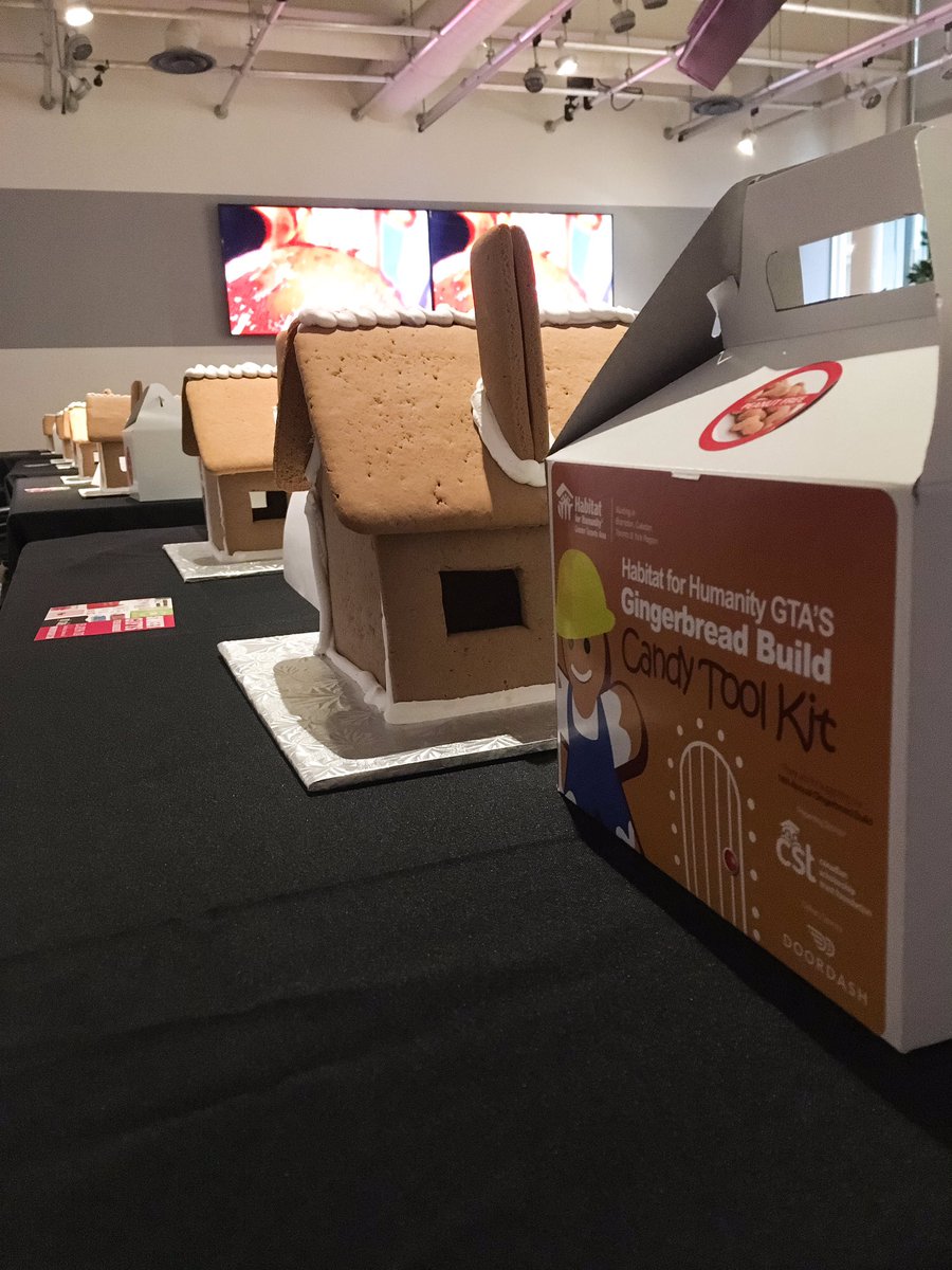 yolanda_gampp's tweet photo. It's almost time to decorate with my YoYos!! #BuildWithYo #HabitatSweetHome https://t.co/rTSMbJYyOp