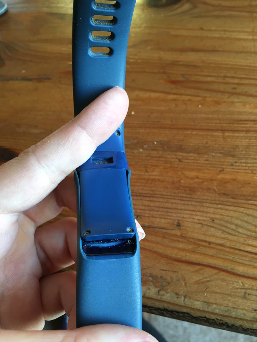 rcwalron35's tweet photo. @fitbit very disappointed with quality. Broken after a few months, I work outside &amp; worried about water getting in now, please can you help? https://t.co/4TUYiL5M9w