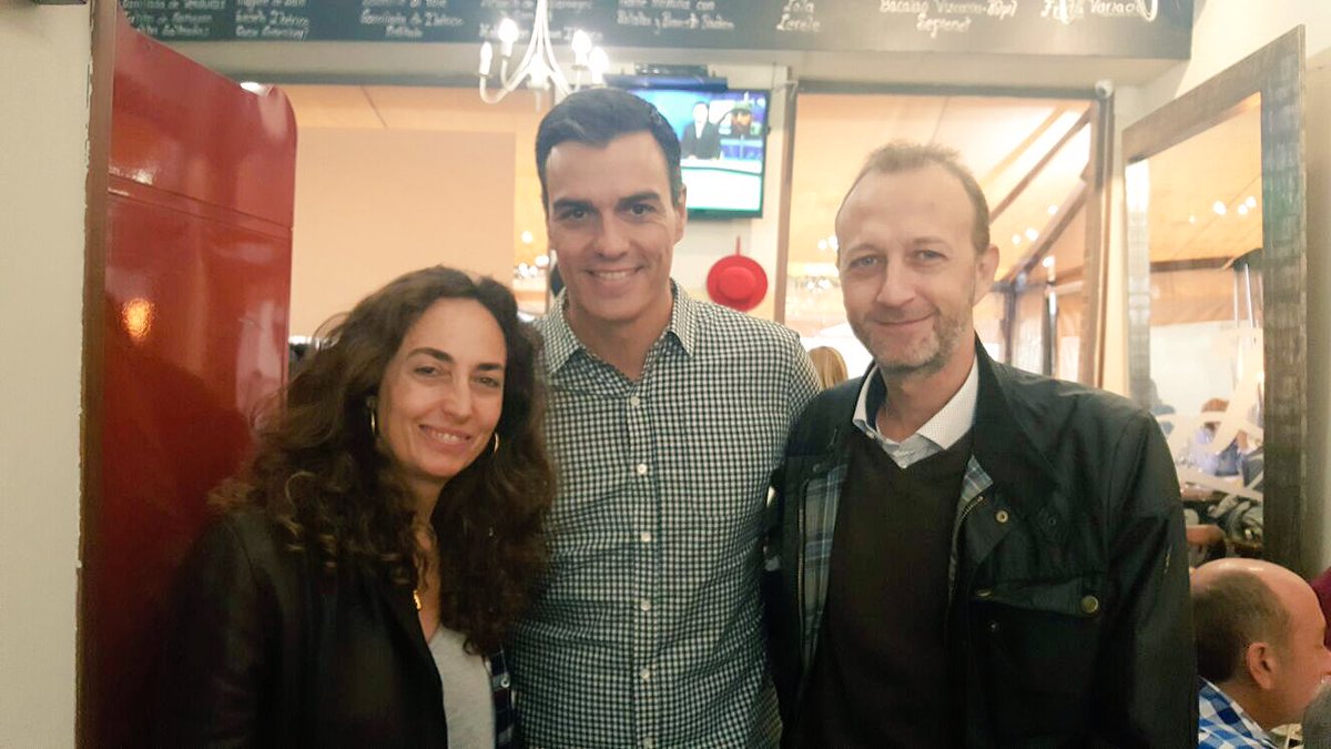 AlexisMariM's tweet photo. Oye President @ximopuig que nos hemos encontrado con @sanchezcastejon y sigue con el #noesno A ver si va a tener razón 😂. https://t.co/Sx51KpFtKf