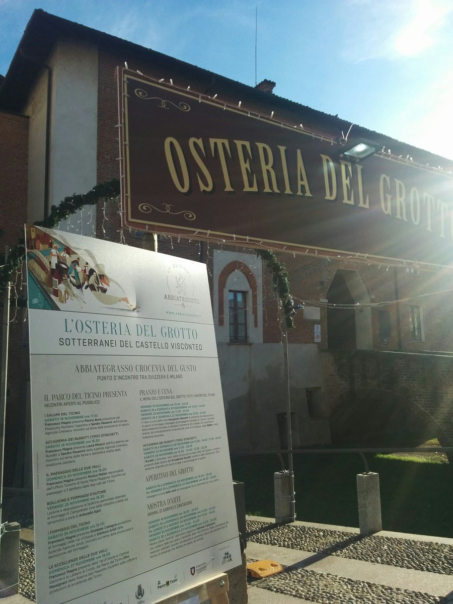 E nei sotterranei del Castello di <a href="/ComuneAbbiate/">Comune Abbiategrasso</a> da non perdere l'Osteria del Grotto, ci vediamo stasera per l'#aperitivo con #abbiategusto