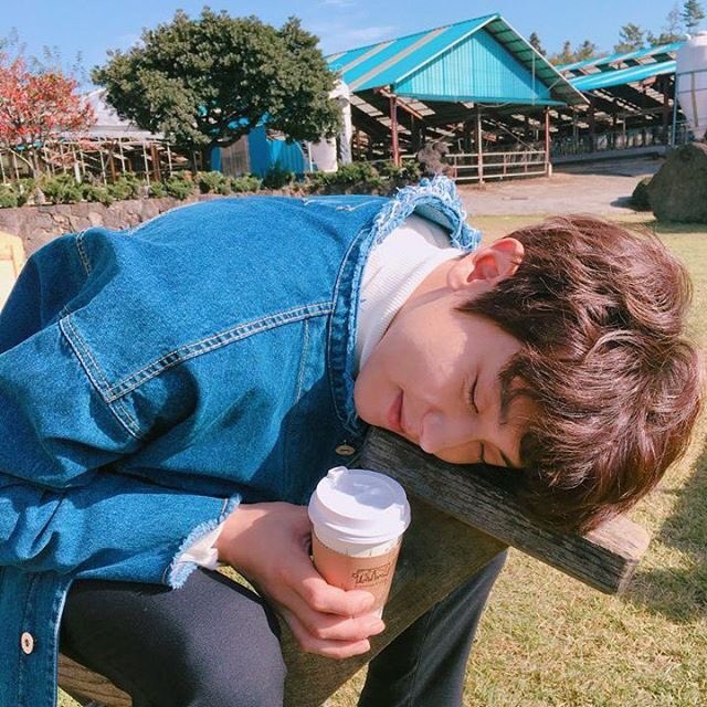 delmong_1127's tweet photo. 우리찬열이 행복둥이 해피바이러스 25번째 생일 진짜진짜 많이많이 축하합니다💕💕 대만에서 맞는 생일 팬들이랑 일등 행복한생일 보내세요ㅠㅠㅠㅠ 찬열아 내년에도 함께 오래오래 같은편합시다😍😍 #Happydelightday #chanyeolbirthday https://t.co/F8qirh7dgh