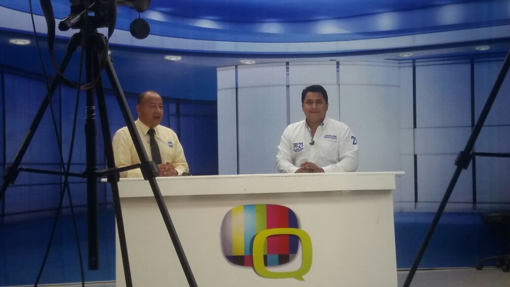 CREOLosRios's tweet photo. OQTv. Siempre presto ayudarnos. @JCarboAguirre  difundiendo el mensaje y las propuestas de nuestro Líder NACIONAL  @LassoGuillermo  #CREO https://t.co/w0s8MO5QBM