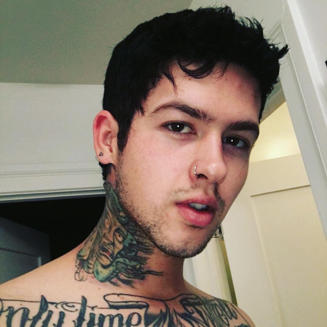TravisMillsUSA's tweet photo. Travis via Instagram: "🏡" https://t.co/iTgSU18cbJ