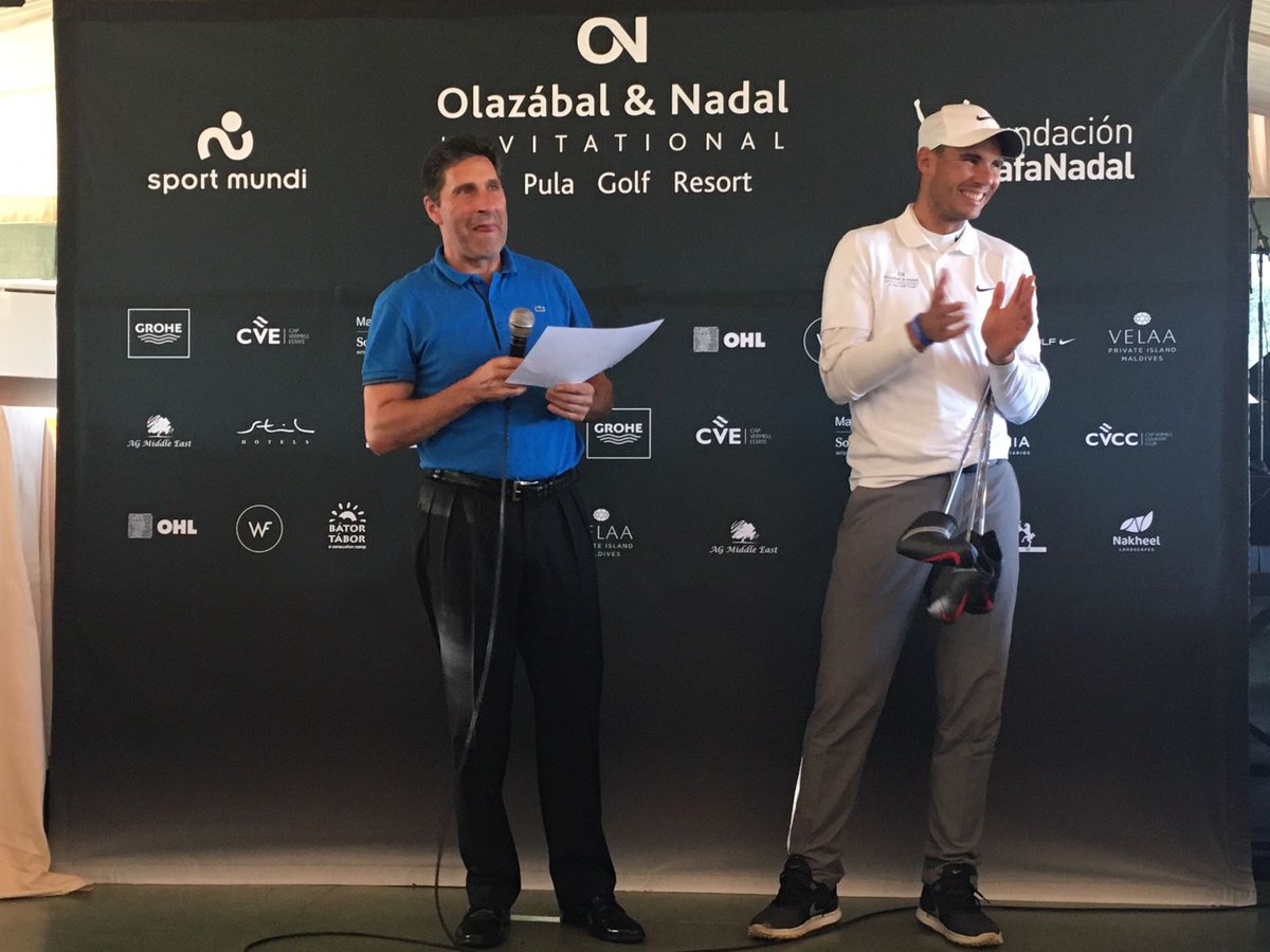 frnadal's tweet photo. Entrega premios de 4a edición #Olazabal&Nadal Invitational, torneo de #golf con fines benéficos #ON2016 #Mallorca https://t.co/TUneAg5iZ9