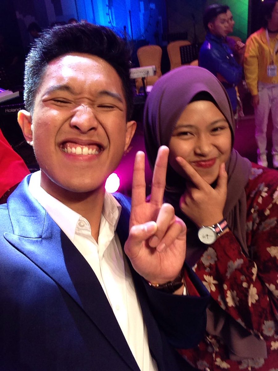 MaisarahAHR's tweet photo. You rock the stage! Thank you so much for tonight ziz  ❤ https://t.co/s4LLiA6llj