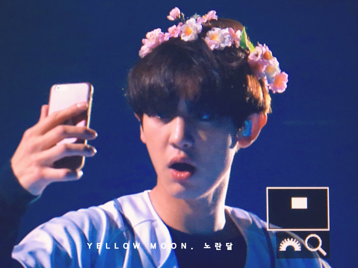 DAL921127's tweet photo. 161126 EXO'rDIUM in Taipei
우리 꽃같은 천사 찬열이🌸🌸🌸🌸🌸
#HAPPYCHANYEOLDAY 
#찬열아태어나줘서고마워
#찬열아생일축하해
#찬열아사랑해 https://t.co/SODT38aCoJ