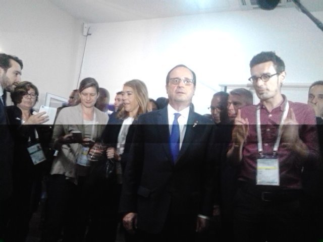 AnaniAgboh's tweet photo. @fhollande vient d'arriver chez les @mondoblog -ueurs pour une petite conf de presse. #SommetMada16 #Mondotana #Tana2016 #Mondoblog https://t.co/jzbPkzzEj5