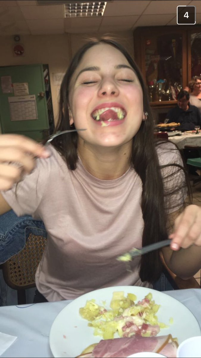 ErwannnBernard's tweet photo. 1 RT = 1 bon rétablissement à cette jeune basketteuse qui vient de ce faire une entorse à la cheville (cc @CeliaFournaise) https://t.co/W4Lkop0ixn