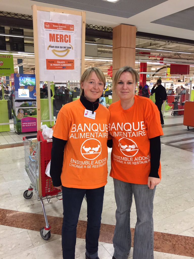 HelpAssosLille's tweet photo. Les équipes d'@HelpAssosLille se mobilisent tout le weekend avec @la banque alimentaire pour leur grand Collecte nationale #Auchan #lidl https://t.co/gpIV66Ei2d