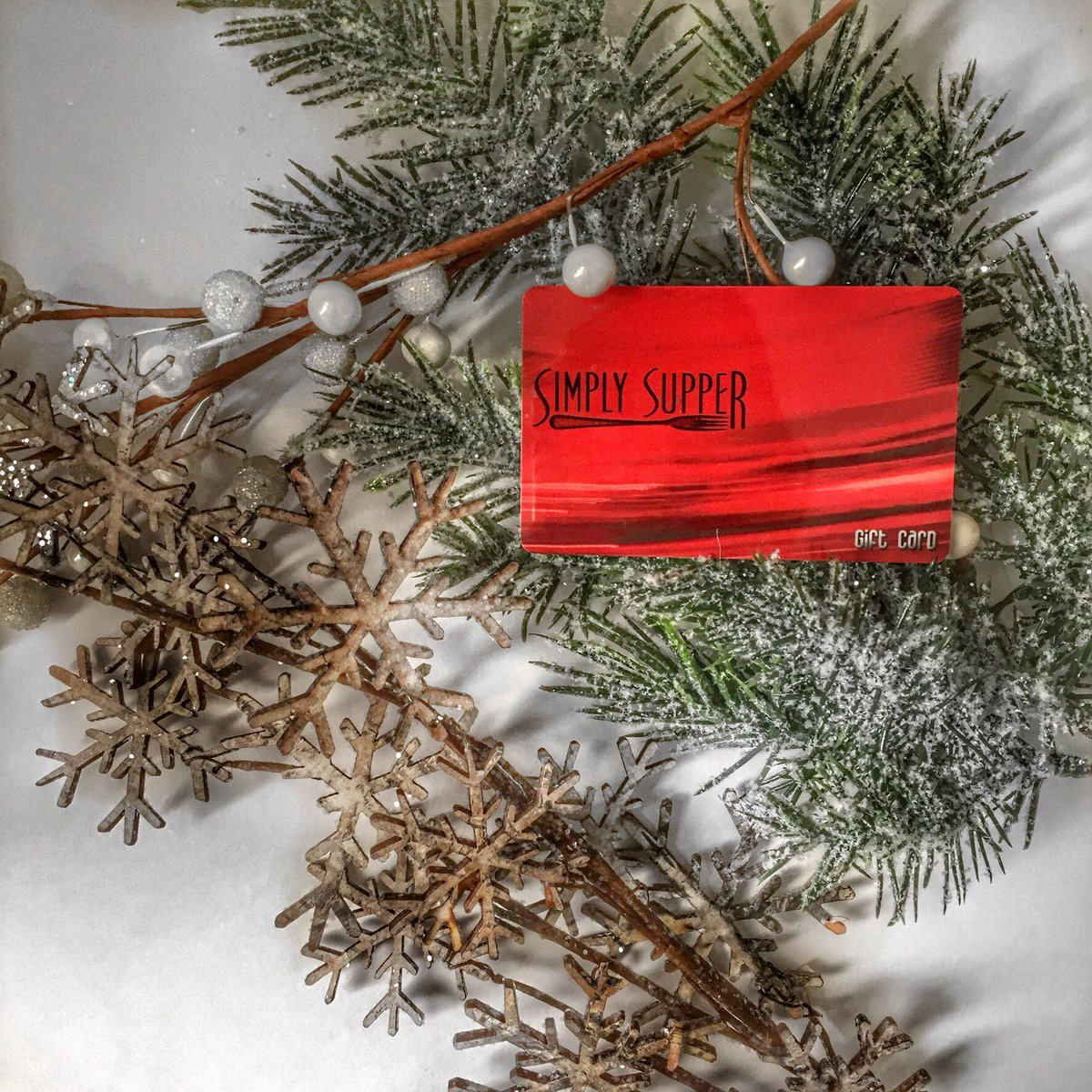 simplysupperyeg's tweet image. Life is so busy! So give that special person in your life a break from meal planning with a Simply Supper gift card!