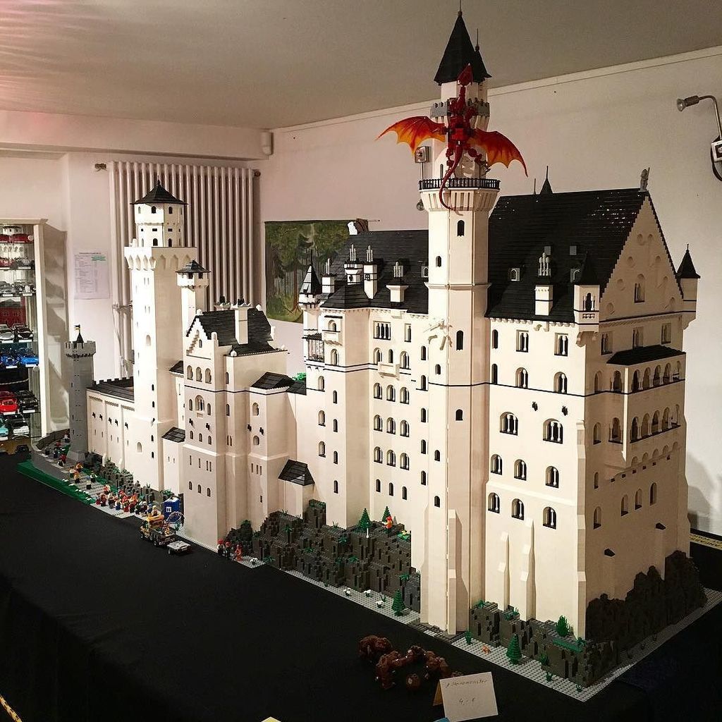 StraMaMax's tweet photo. Lego-Ausstellung im Klostern Machern, ein Muss für jedes Spielkind 🙌 #lego #legoausstellung #klostermachern #schlos… https://t.co/MTdBaPZ8ZA