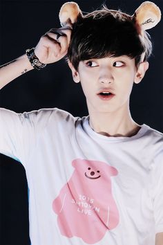 Lallaaa_96's tweet photo. Hmm udah 25th ya? Tapi masih imutt 😚 #HappyChanyeolDay https://t.co/HcQnqNWro1