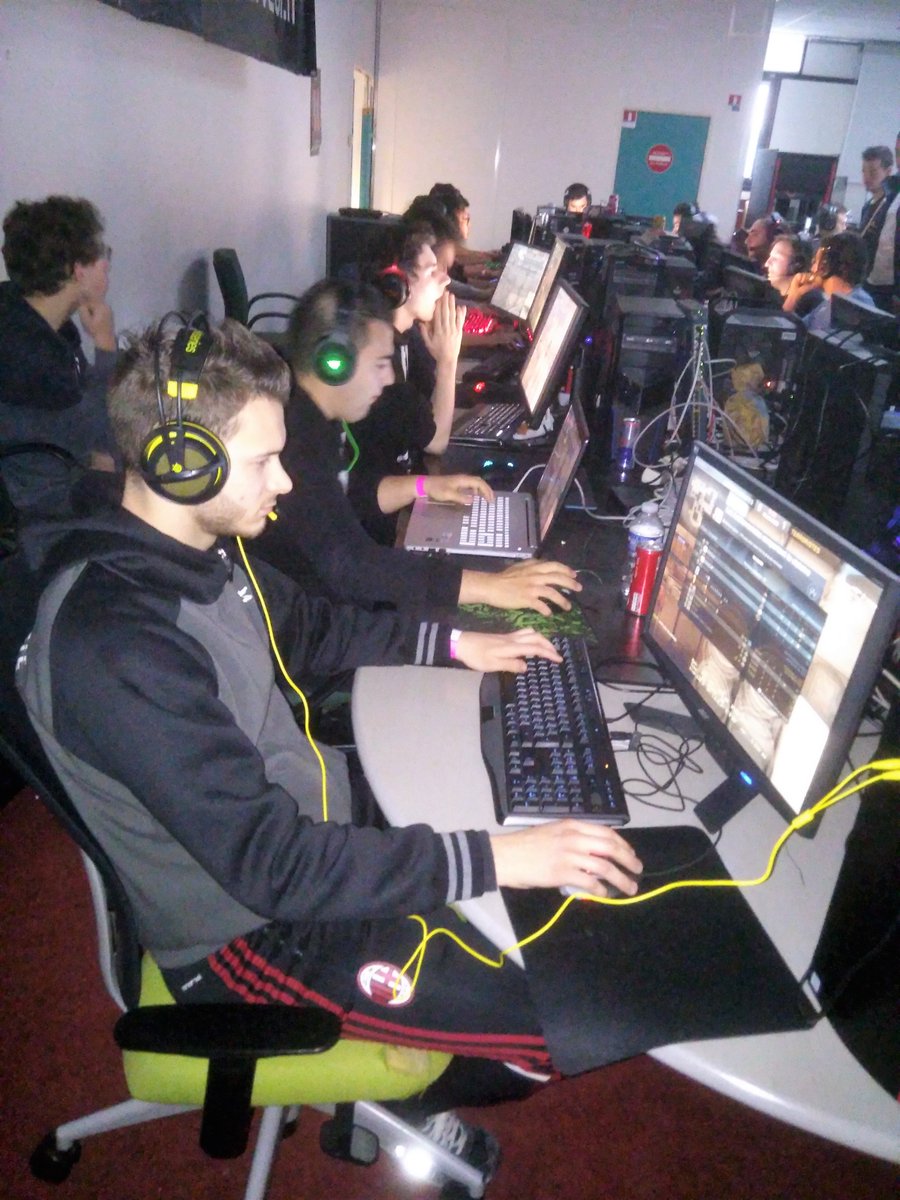 UltimateE2G's tweet photo. #UltimateCSGO 16 c'est partie ! : https://t.co/gZHaLoeqbx https://t.co/NO8wrV7IoX